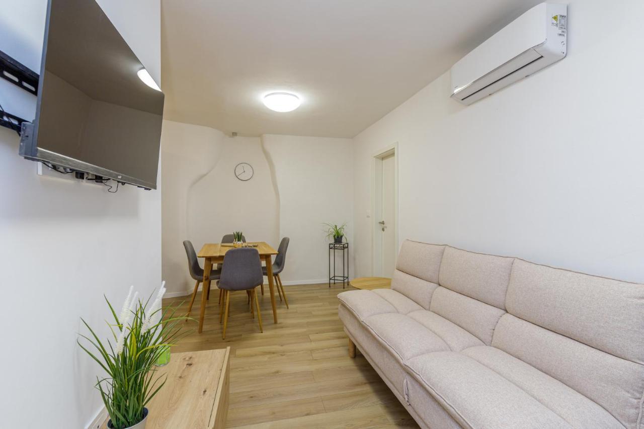 Appartement House Aves 2 à Kaštelir Extérieur photo